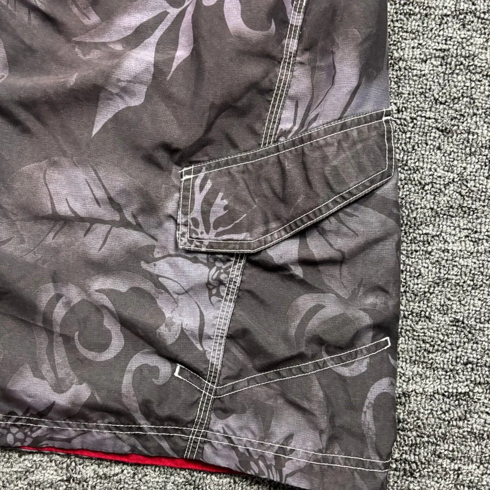 Vintage Y2K Speedo Surf Floral Board Shorts Black/Red Mens Size 2XL